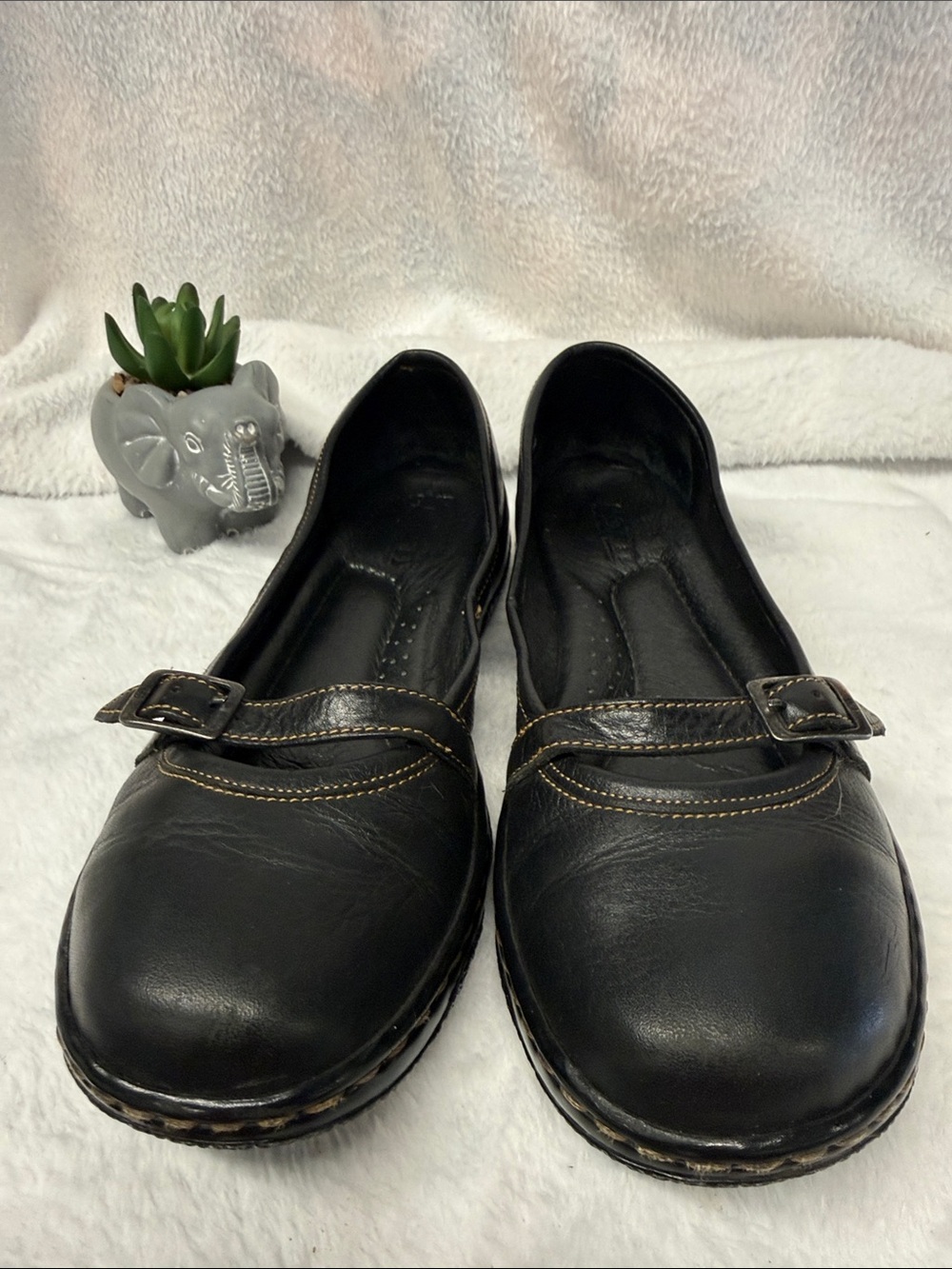 Born Black Leather Mary Jane Flats with Contrast Stitching - Picture 4 of 4